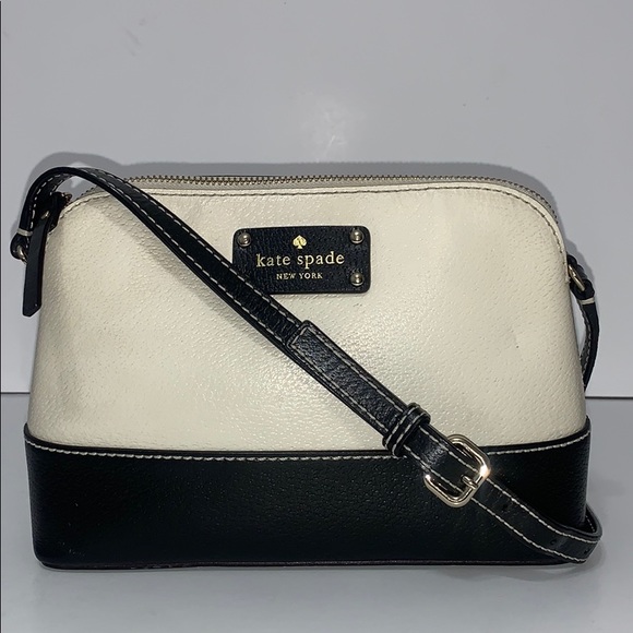 kate spade Handbags - Kate Spade small black & off white handbag